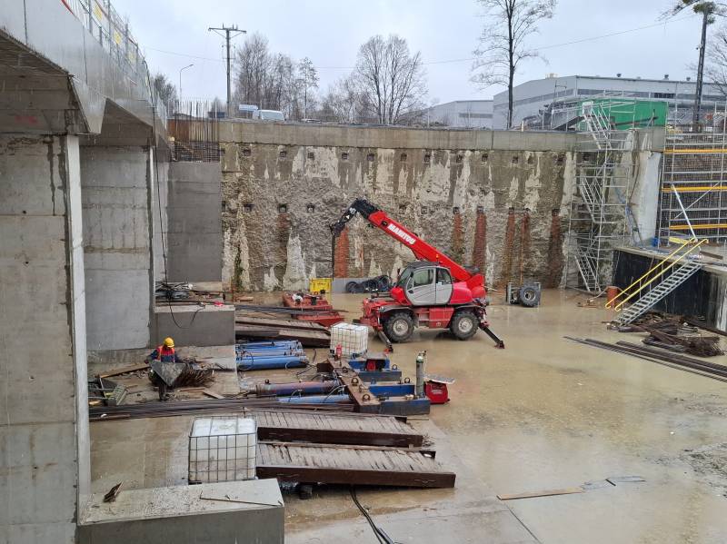Oświęcim. Trwa budowa ostatniego etapu obwodnicy Oświęcimia. Inżynieryjne wyzwanie pod torami kolejowymi