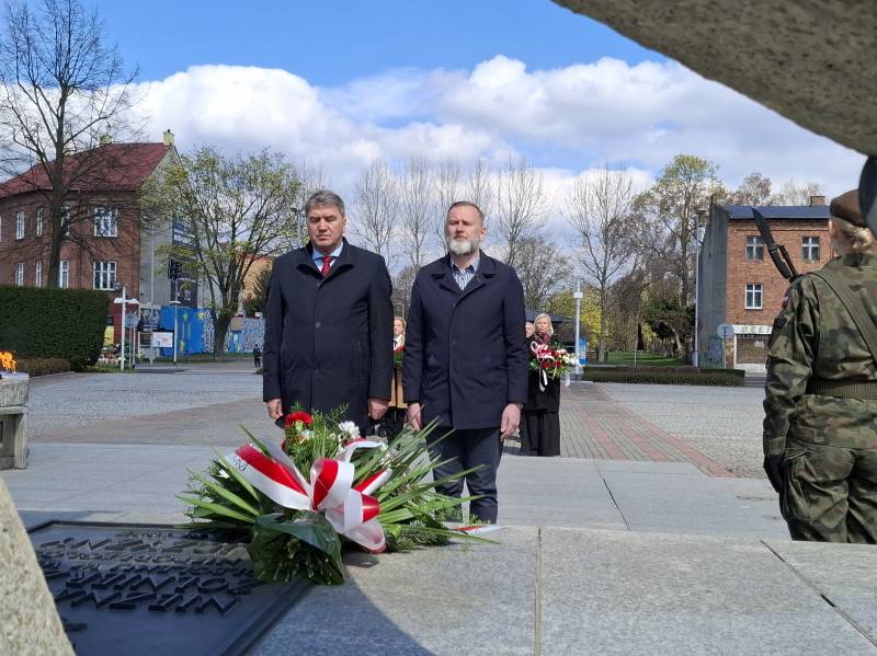 Oświęcim uczcił pamięć ofiar katastrofy smoleńskiej. 16 lat od tragedii